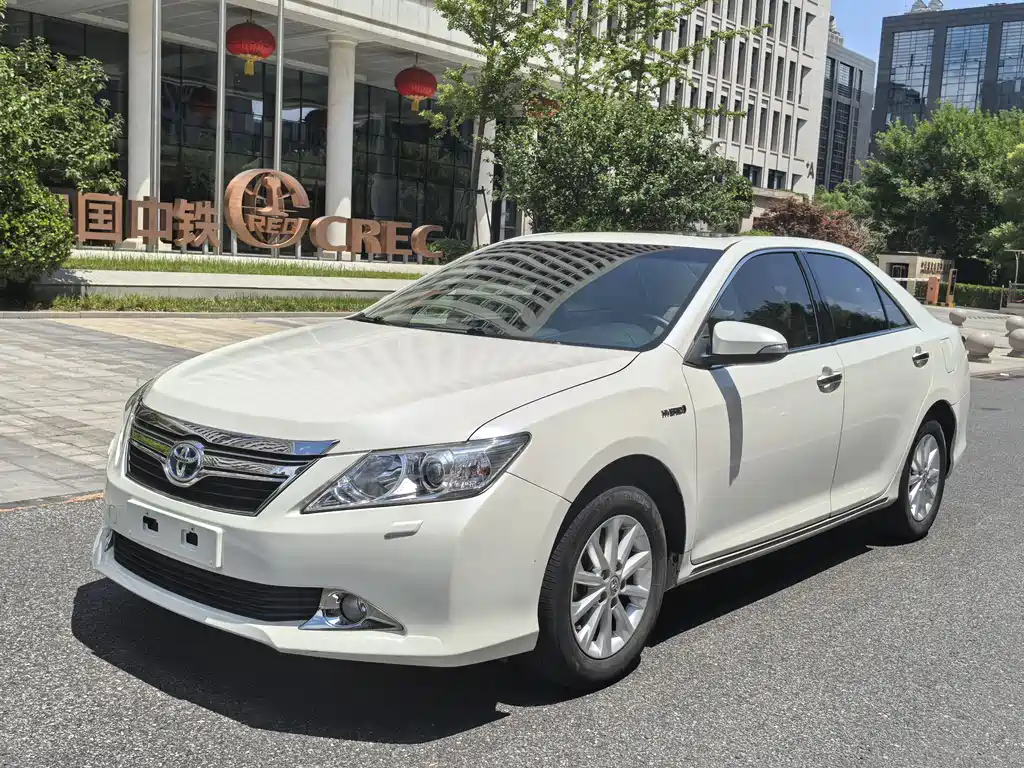 Toyota Camry 2012 — фото 1