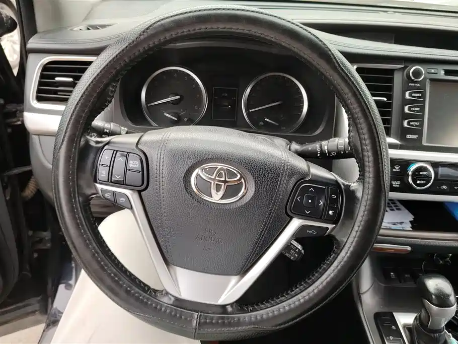 Toyota Highlander 2017 — фото 15