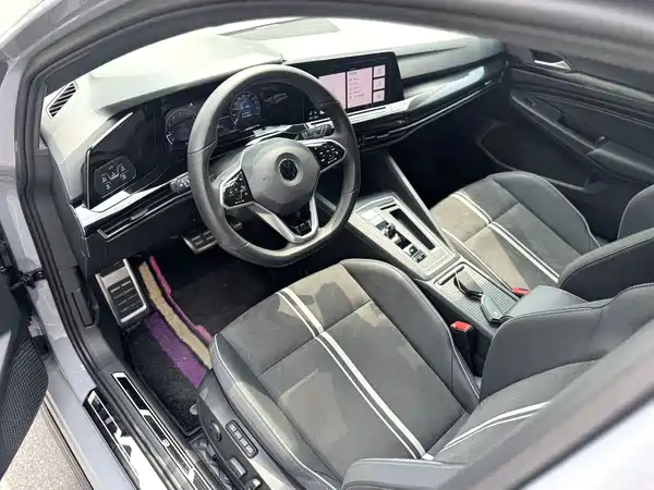 Volkswagen Golf 2024