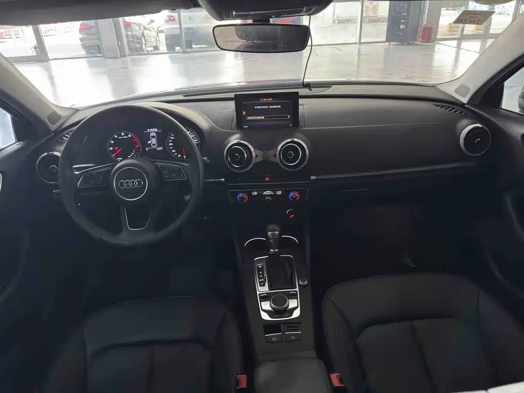 Audi A3 2018 — фото 12