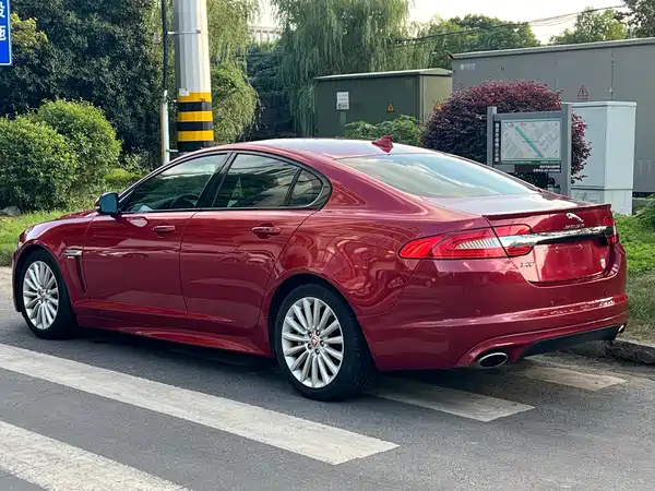 Jaguar XF 2015