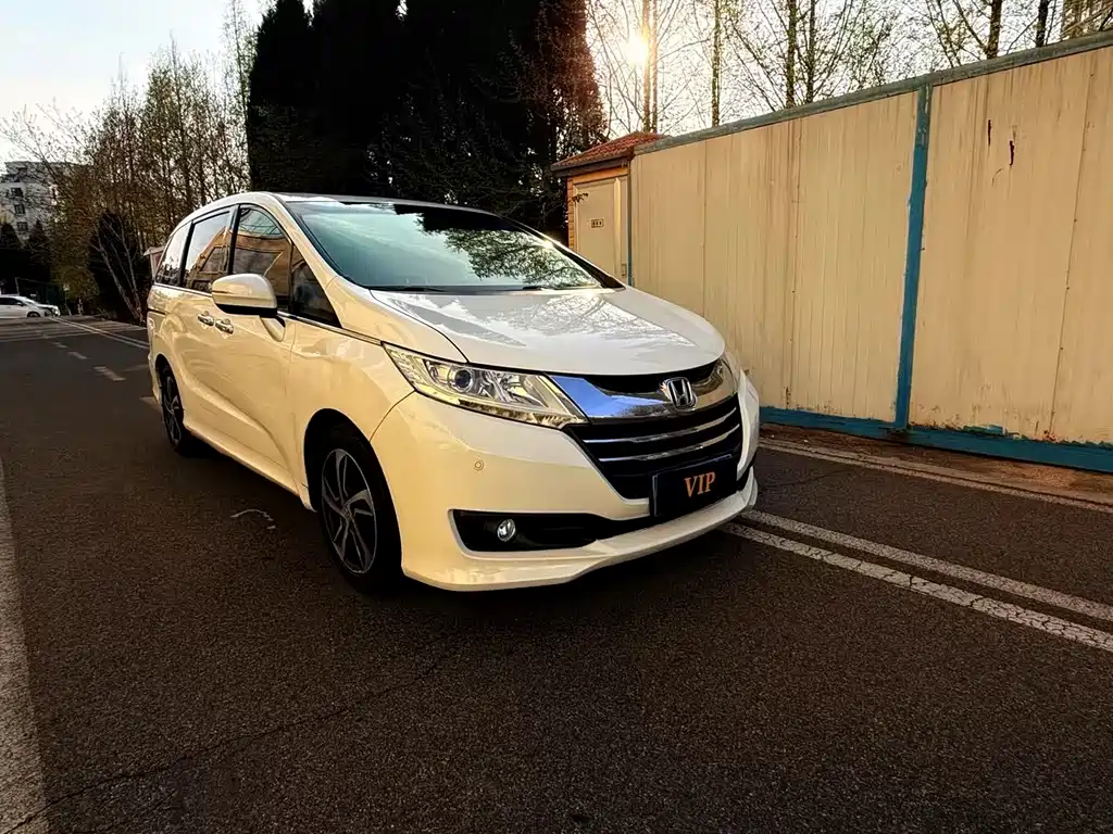 Honda Odyssey 2015 — фото 3