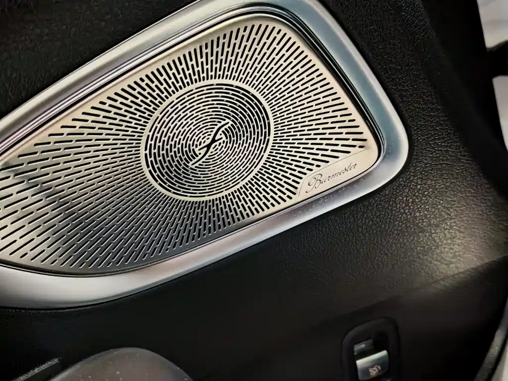 Mercedes-Benz C-Class 2024 — фото 16