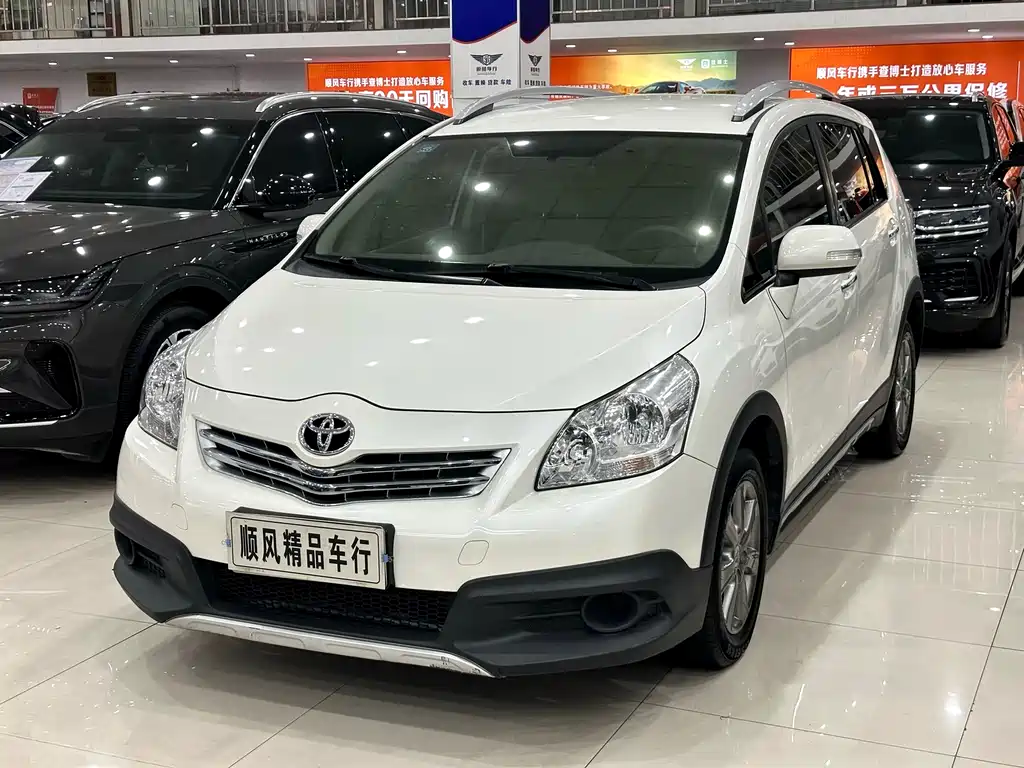 Toyota Verso 2016 — фото 30