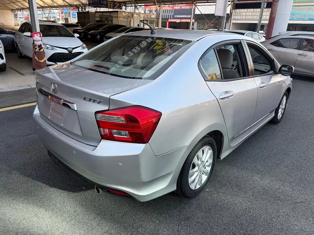 Honda City Classic 2015 — фото 8