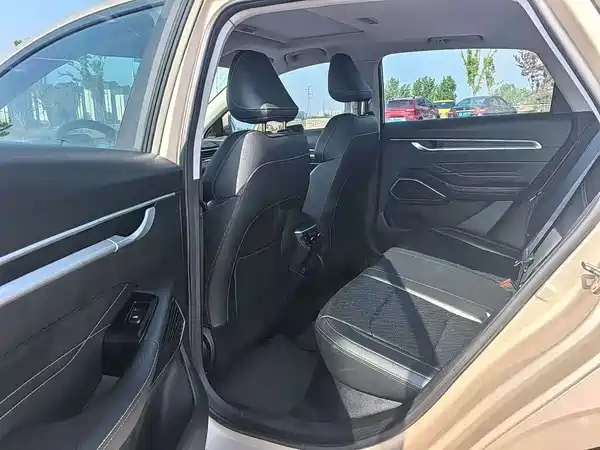 Geely Emgrand 2023
