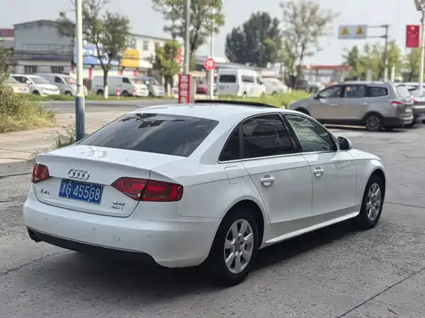Audi A4L 2011