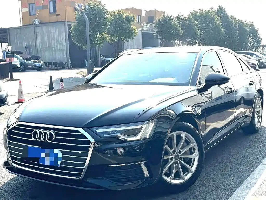 Audi A6L 2022 — фото 1