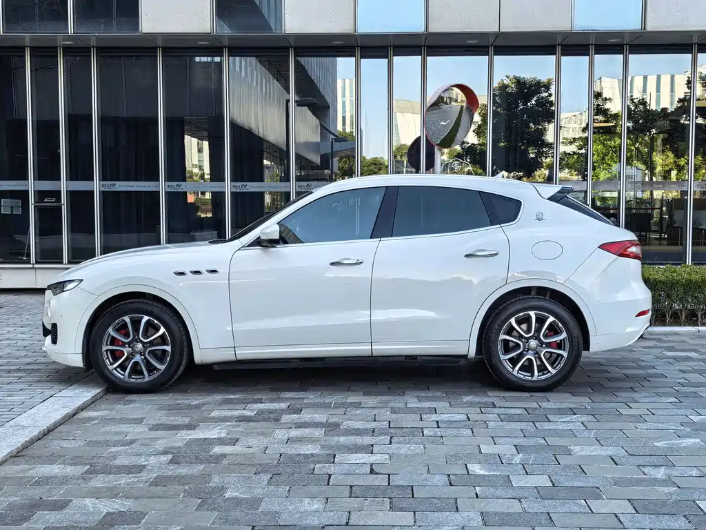 Maserati Levante 2018 — фото 6