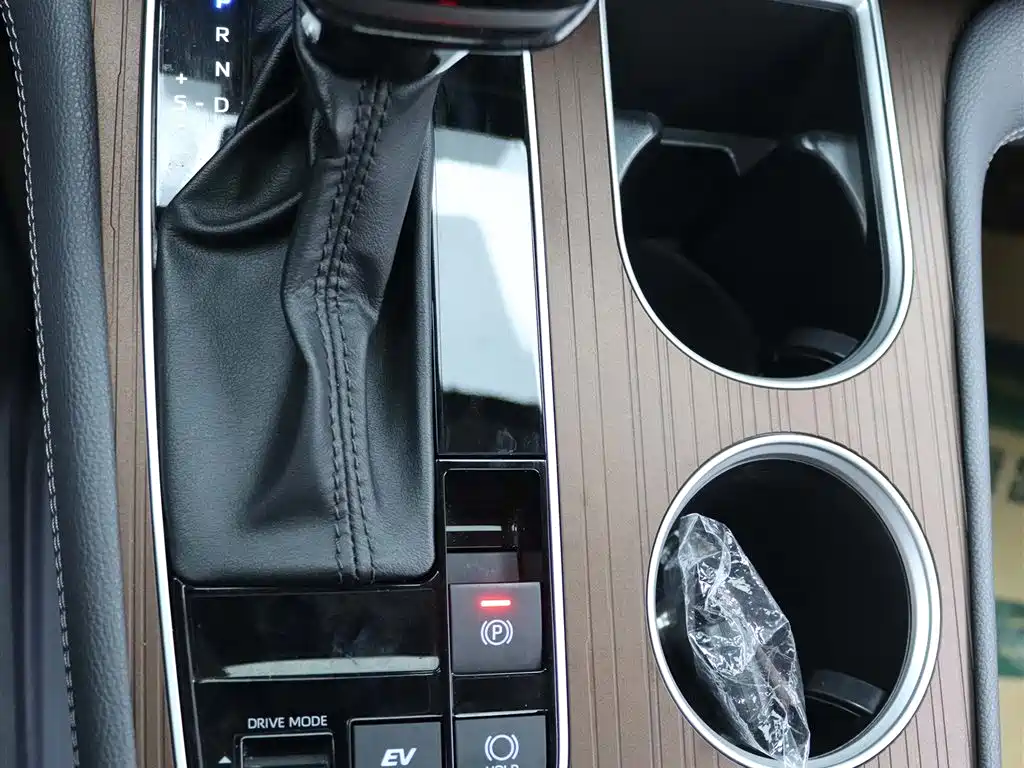 Toyota Sienna 2023 — фото 10