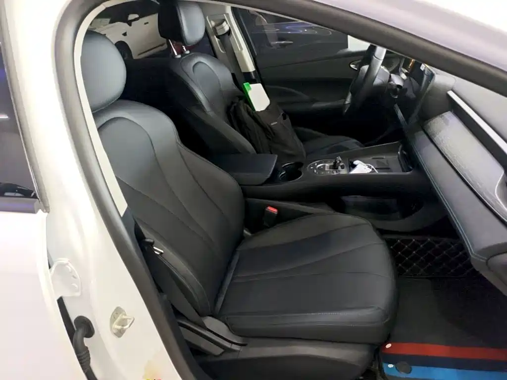 BYD Seal 05 DM-i 2025 — фото 25