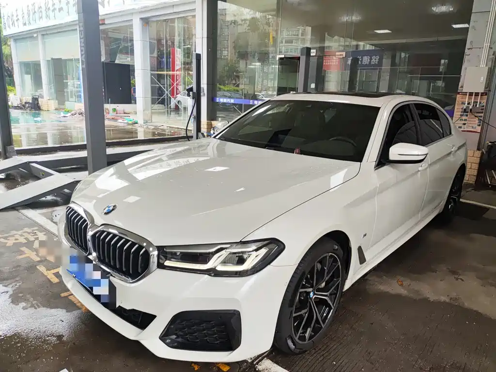 BMW 5 Series 2022