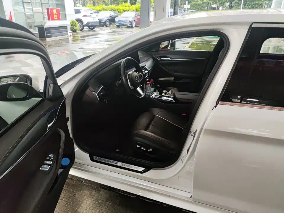 BMW 5 Series 2022