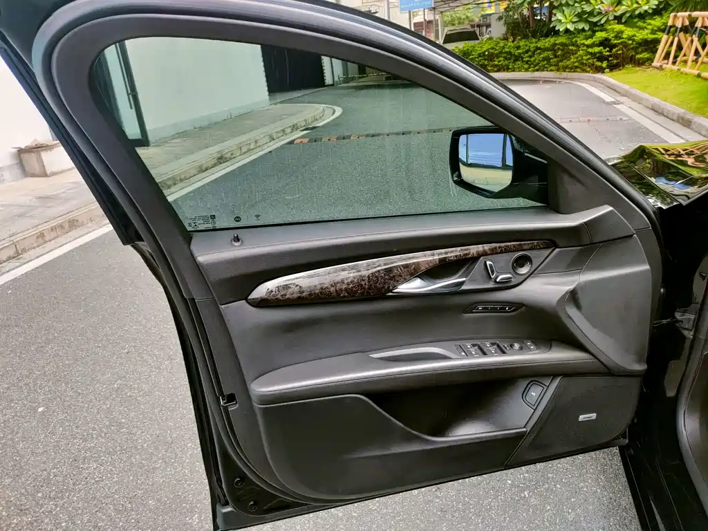 Cadillac CT6 2022 — фото 16