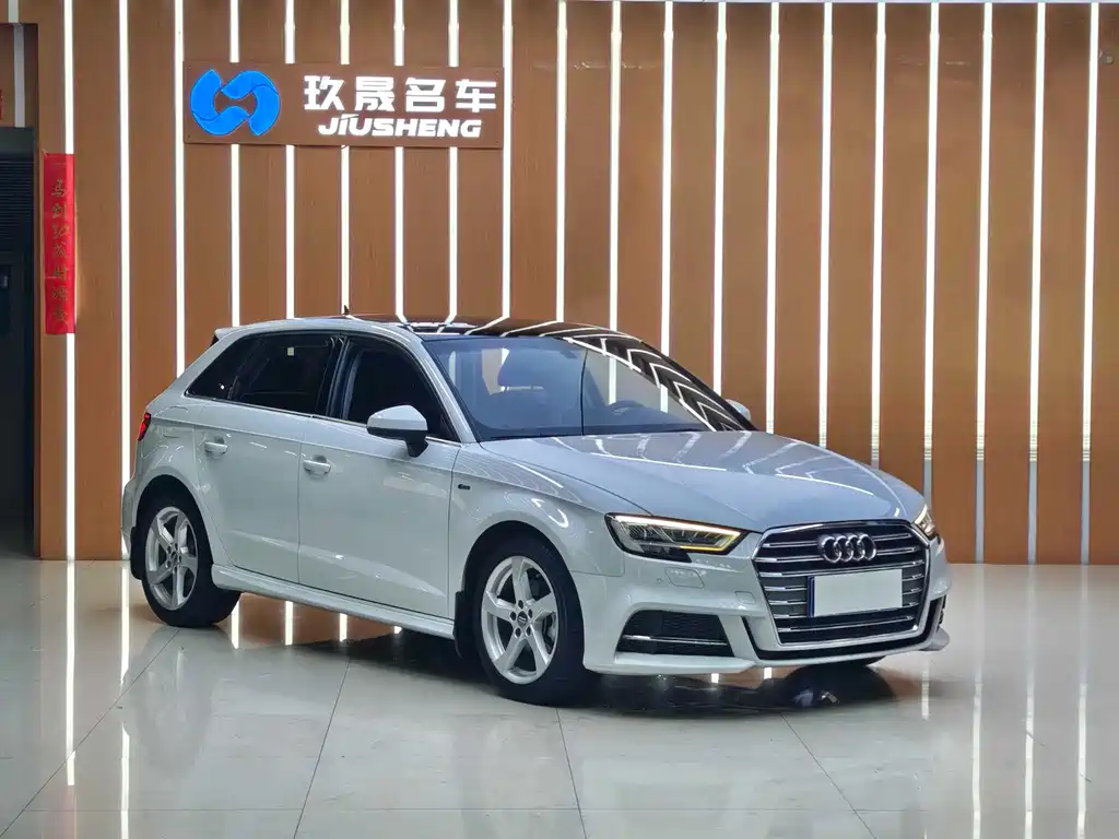 Audi A3 2020 — фото 1
