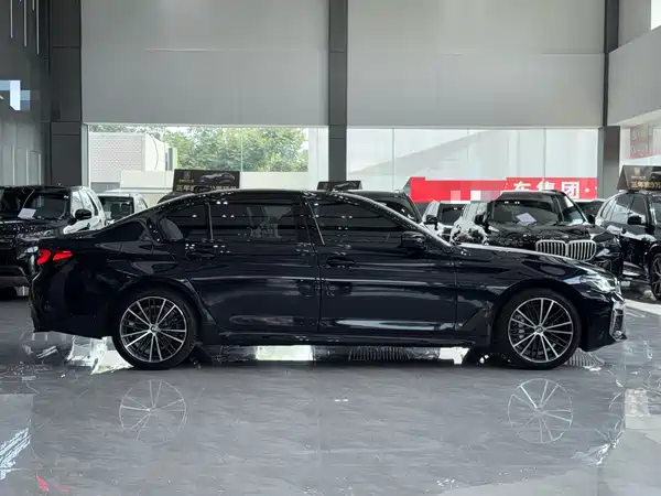 BMW 5 Series 2021
