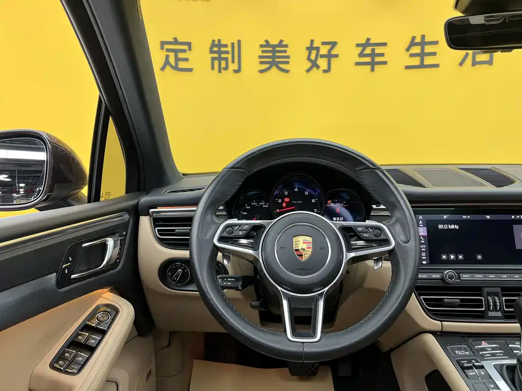 Porsche Macan 2019 — фото 9