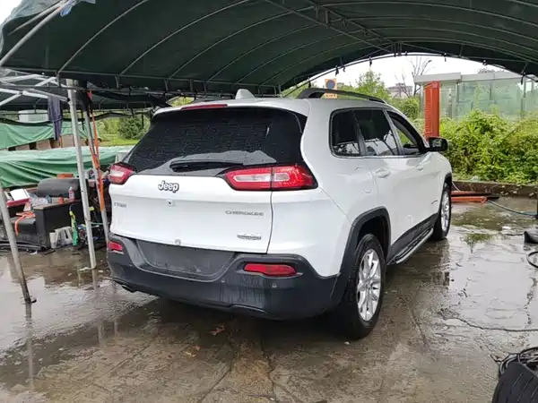 Jeep Cherokee 2016