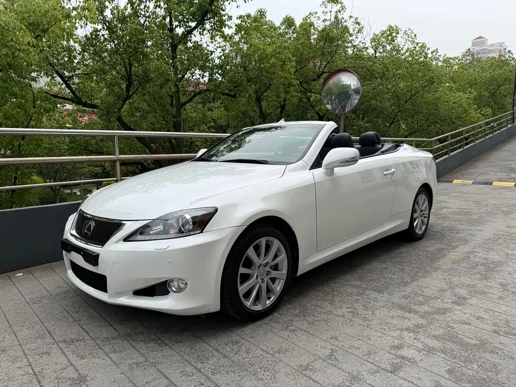 Lexus IS 2013
