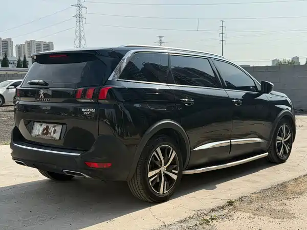 Peugeot 5008 2017