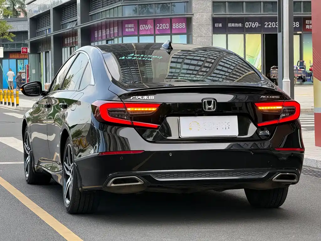 Honda Accord 2022 — фото 13