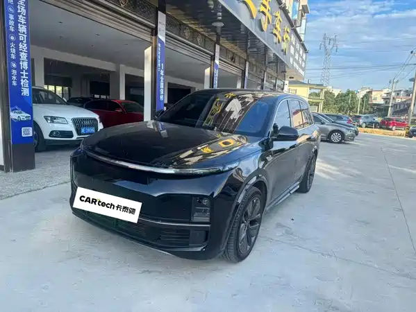 Li Auto L8 2025