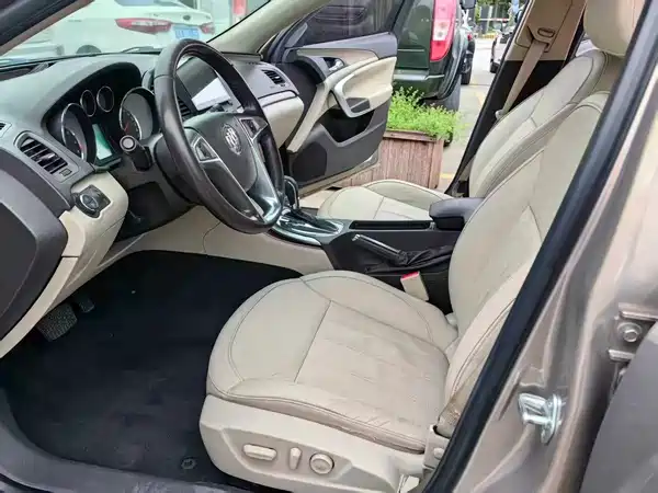Buick Regal 2012