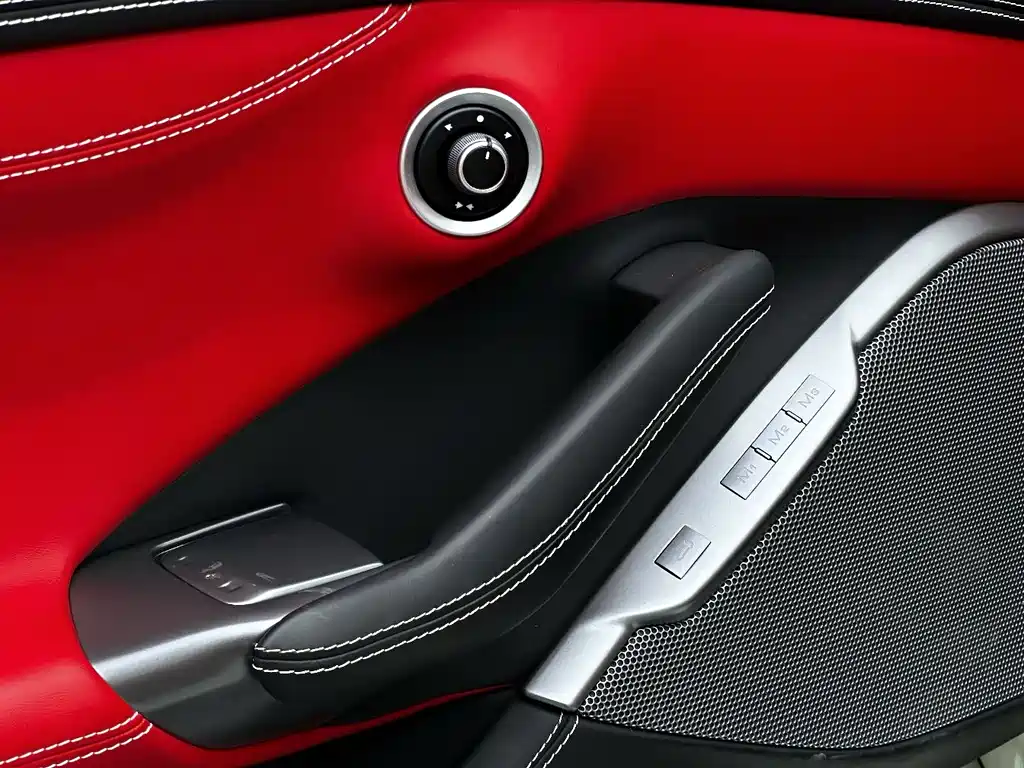 Ferrari Portofino 2019 — фото 19