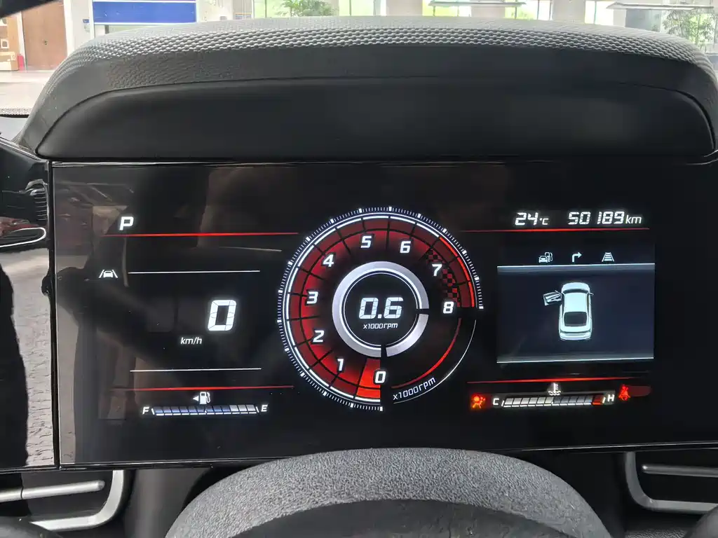Hyundai Elantra 2023 — фото 14