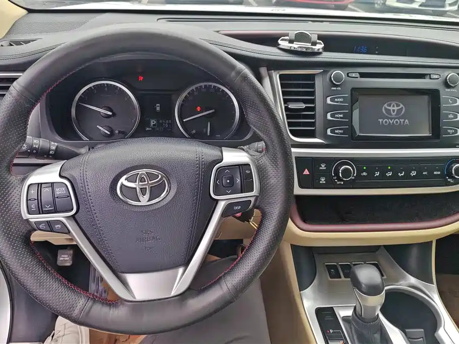 Toyota Highlander 2017 — фото 12