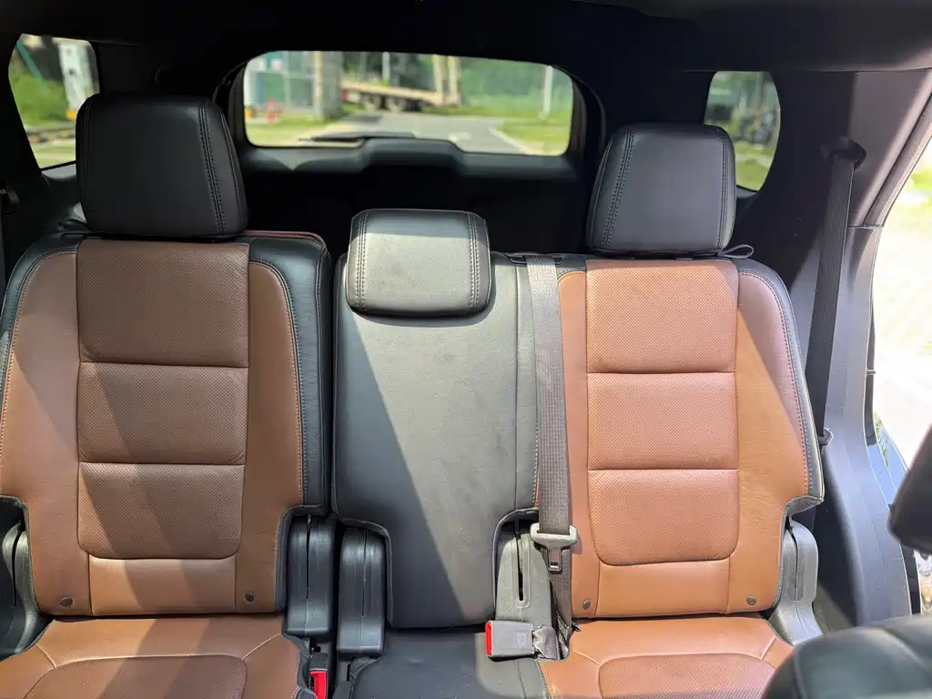Ford Explorer 2013 — фото 10