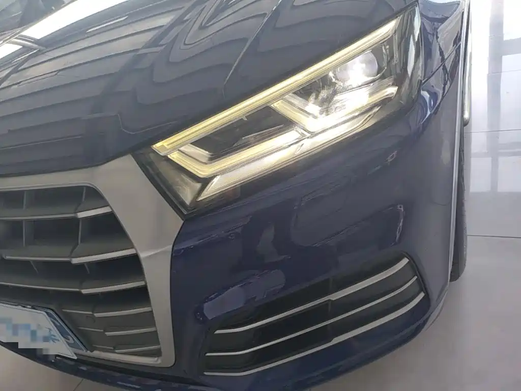 Audi Q5L 2019 — фото 24