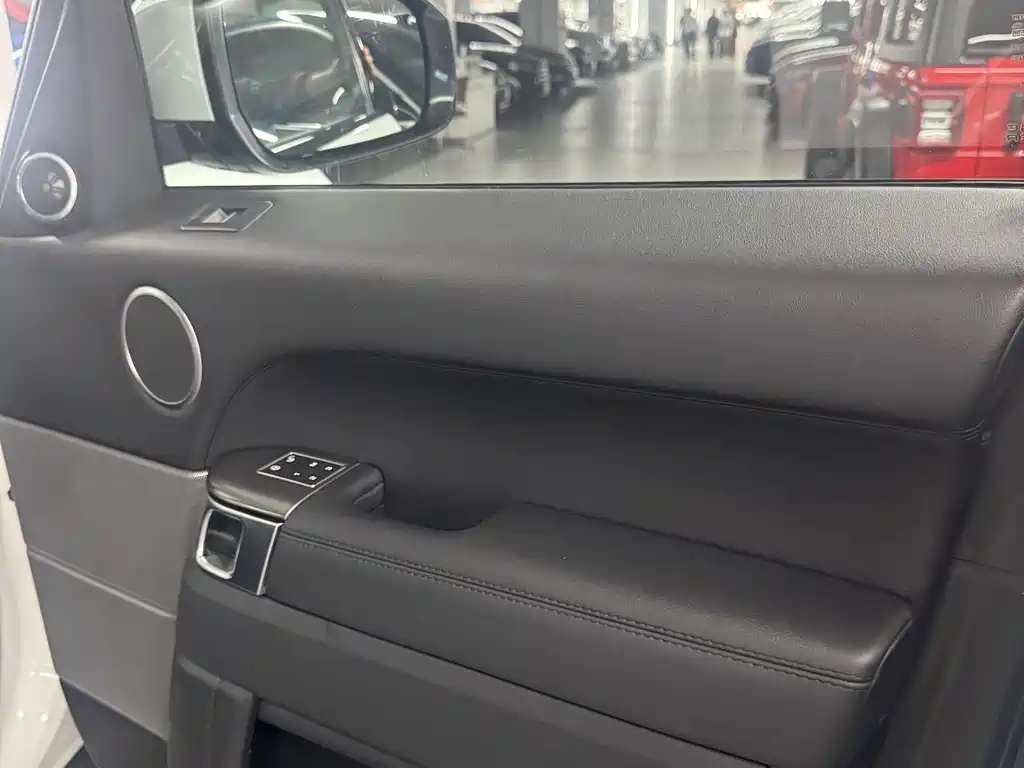 Land Rover Sport 2017 — фото 17