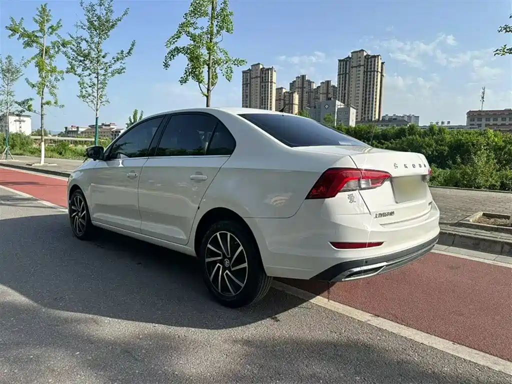 Skoda Rapid 2020 — фото 8