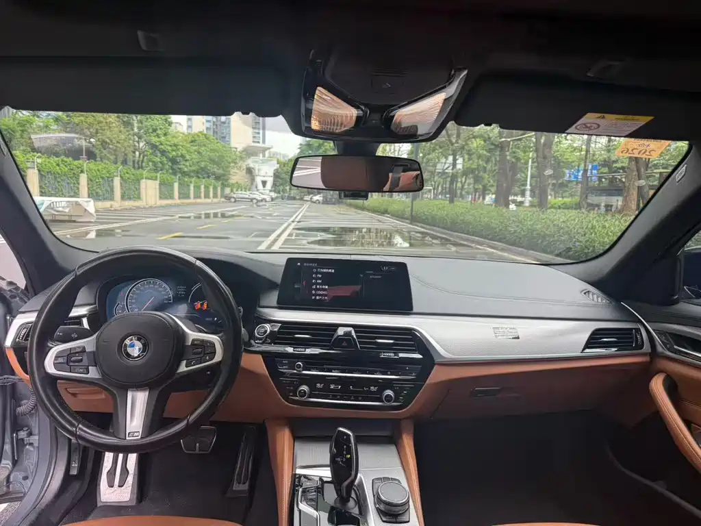 BMW 5 Series 2018 — фото 7