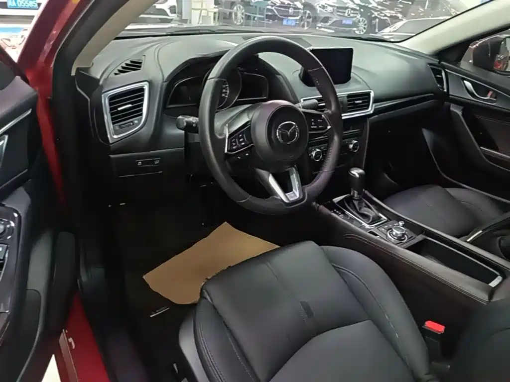 Mazda 3 Axela 2018 — фото 10