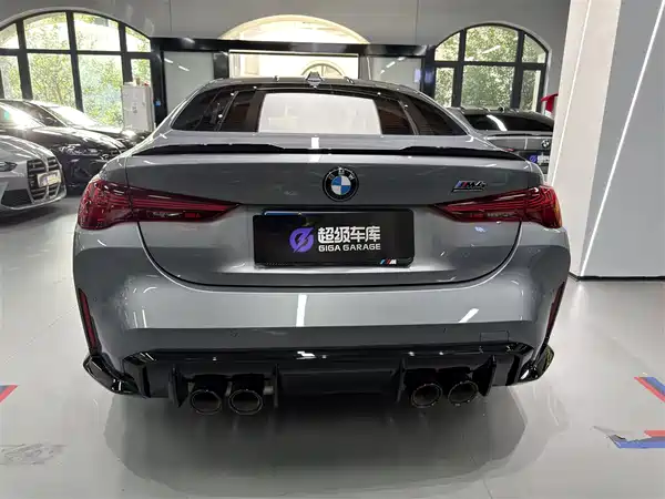 BMW M4 2025