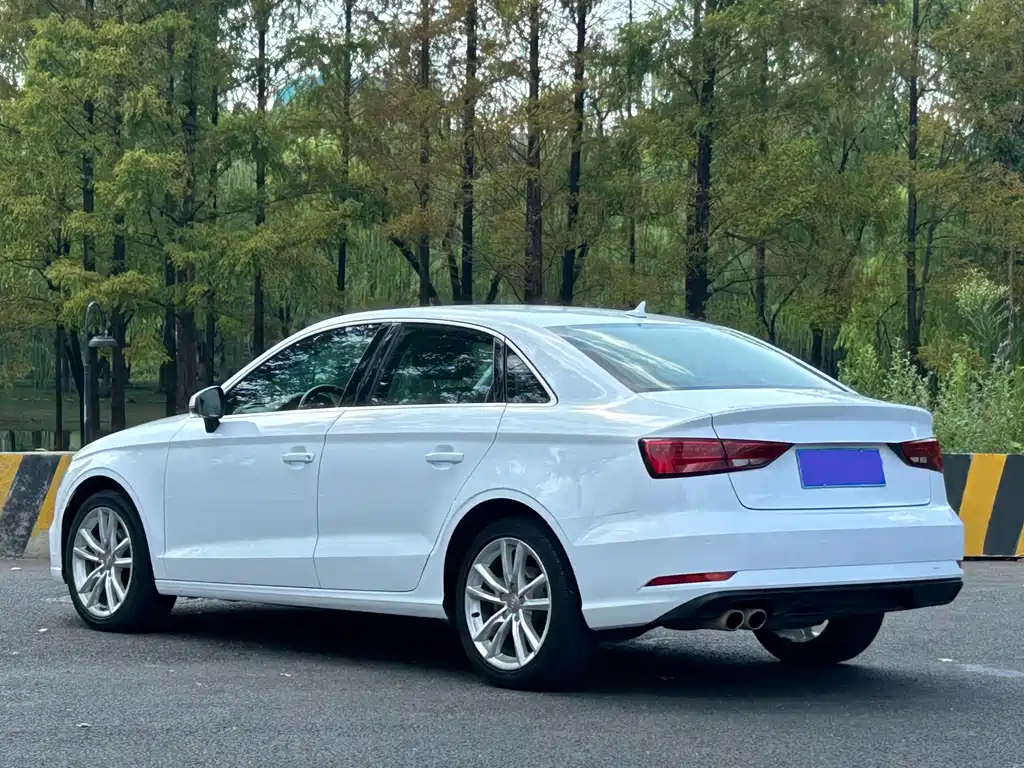 Audi A3 2018 — фото 5