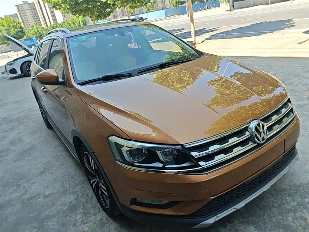 Volkswagen Cross Lavida 2016 — фото 4