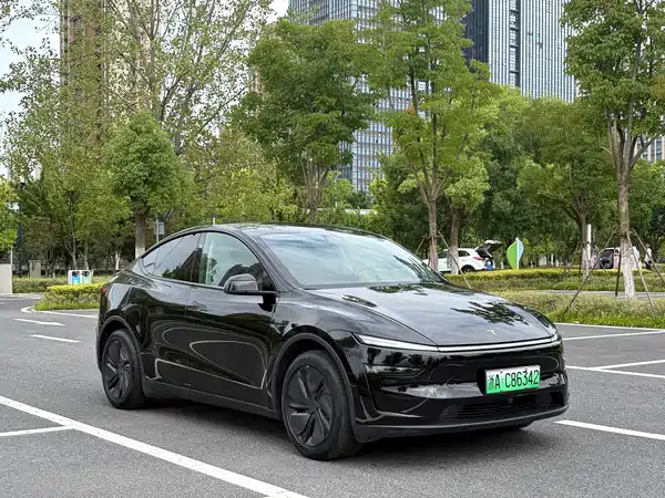 Tesla Model Y 2026