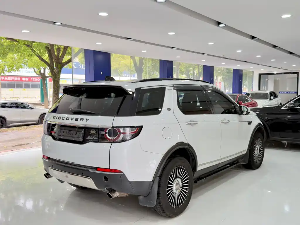 Land Rover Discovery Sport 2017 — фото 7