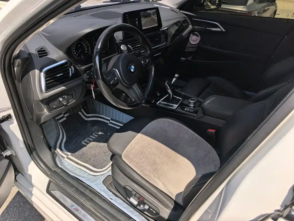 BMW 1 Series 2021
