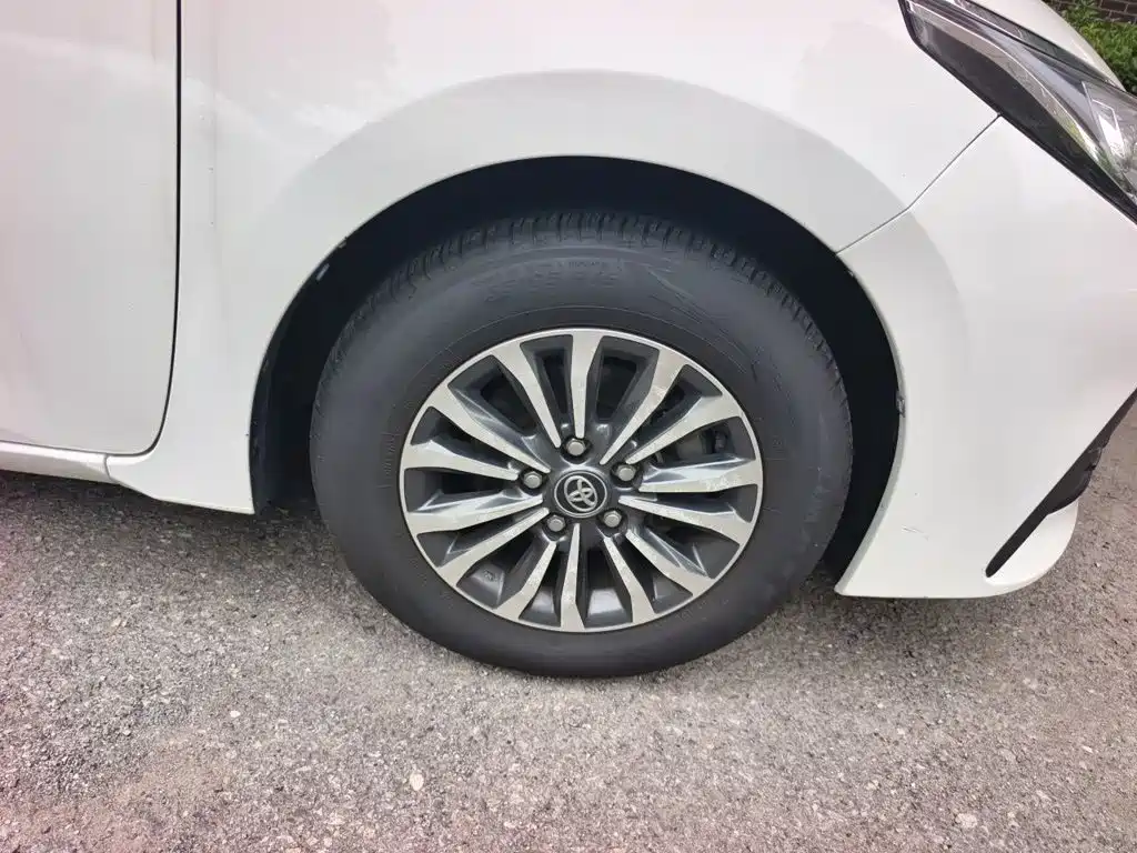 Toyota Corolla 2018 — фото 25