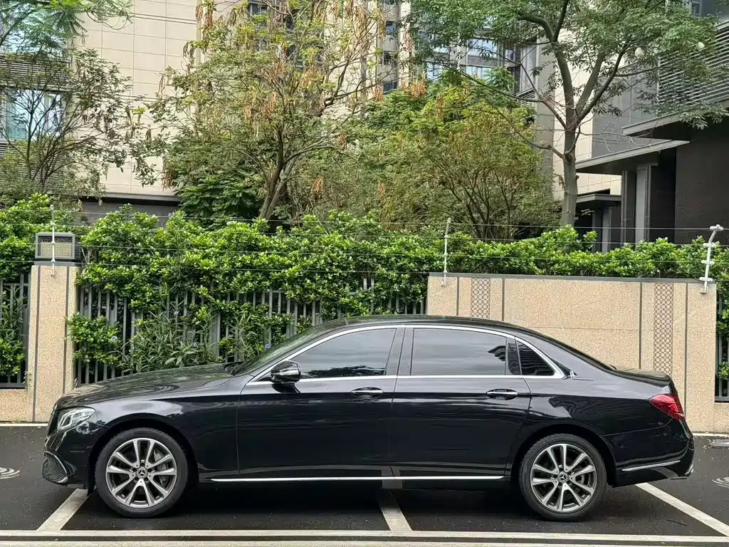 Mercedes-Benz E-Class 2018 — фото 10
