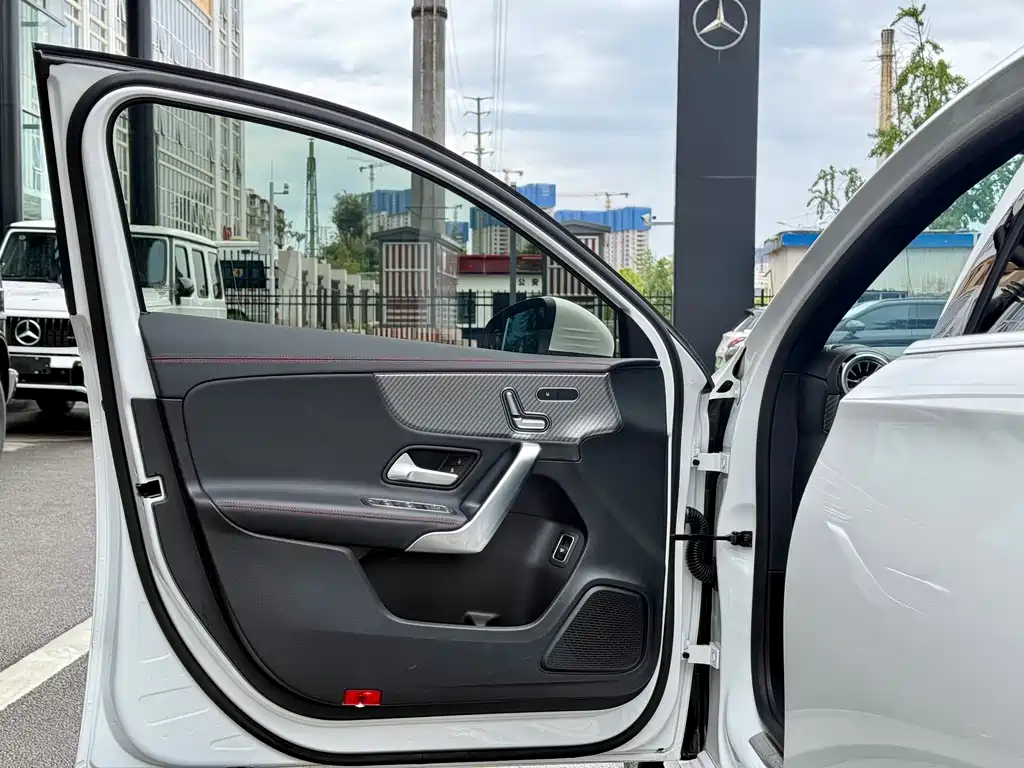Mercedes-Benz A-Class 2025 — фото 15