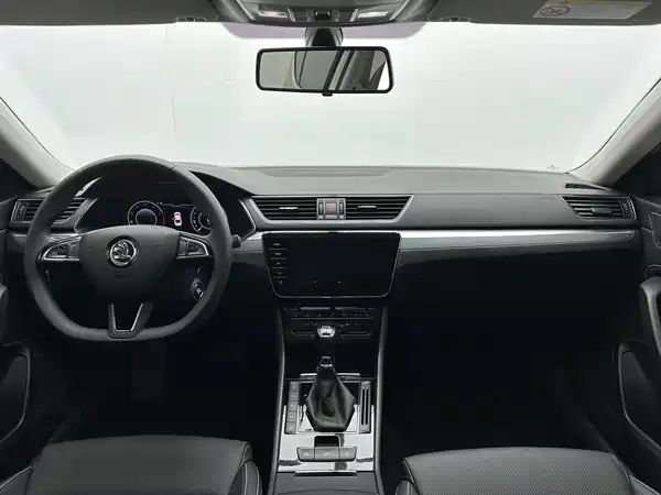 Skoda Superb 2023