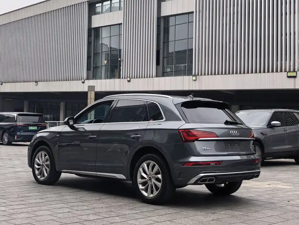Audi Q5L 2021 — фото 20