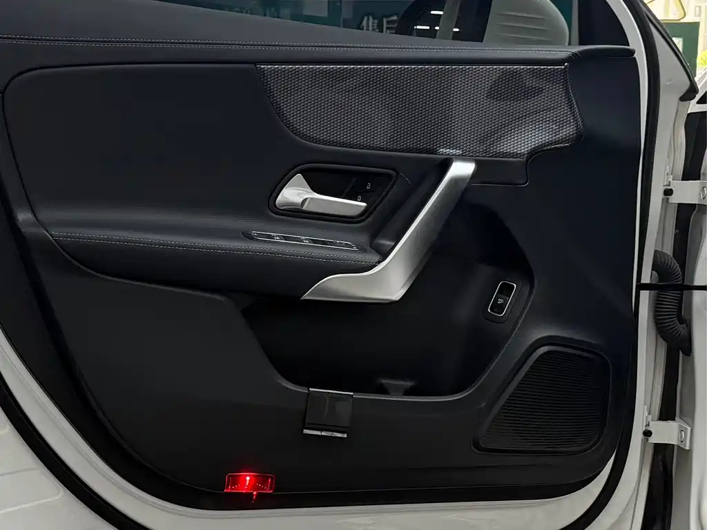 Mercedes-Benz A-Class 2021 — фото 15