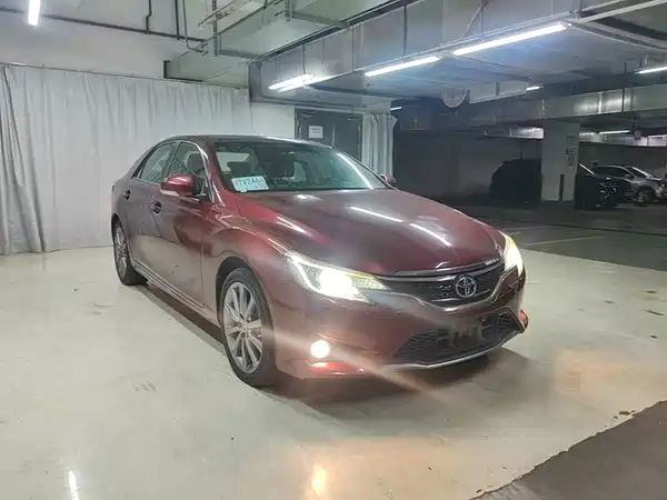 Toyota Reiz 2016