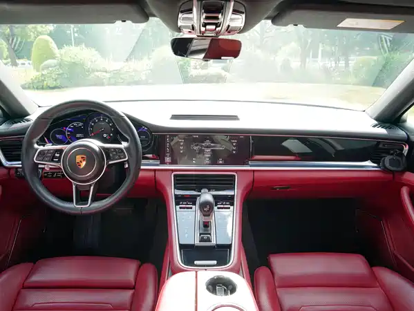 Porsche Panamera 2018